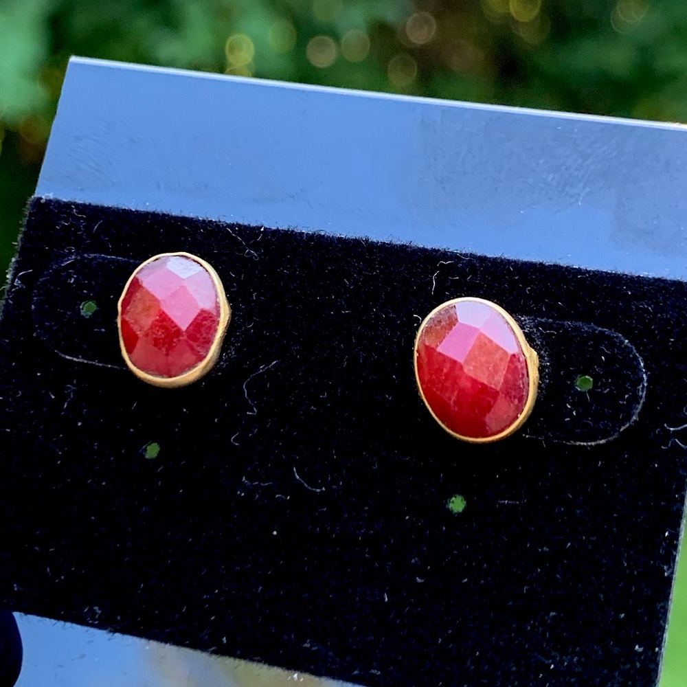 NWT Large Oval Garnet Faceted Studs